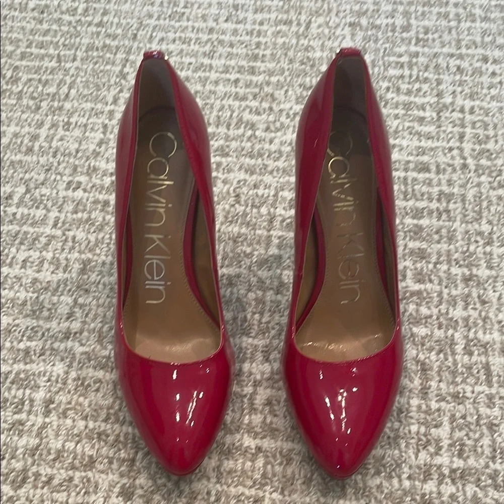 Calvin Klein Women's Cherry Patent 4.5”Heels Sz 9.5